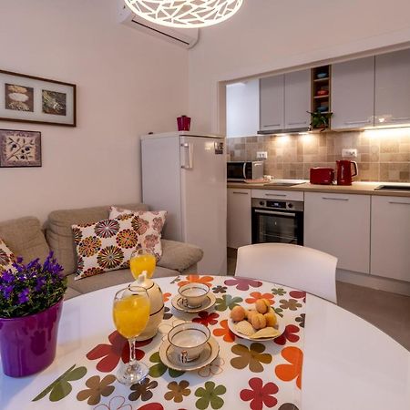 Two-Bedroom Apartment In The Centre Makarska Exterior photo