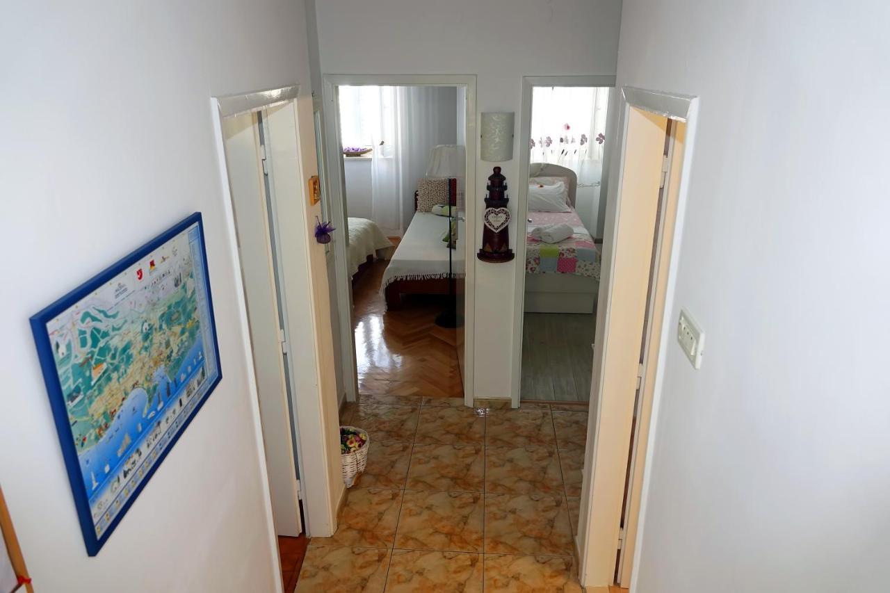 Two-Bedroom Apartment In The Centre Makarska Exterior photo