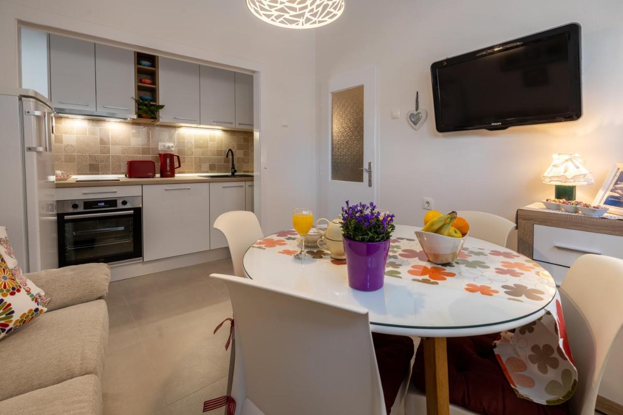 Two-Bedroom Apartment In The Centre Makarska Exterior photo
